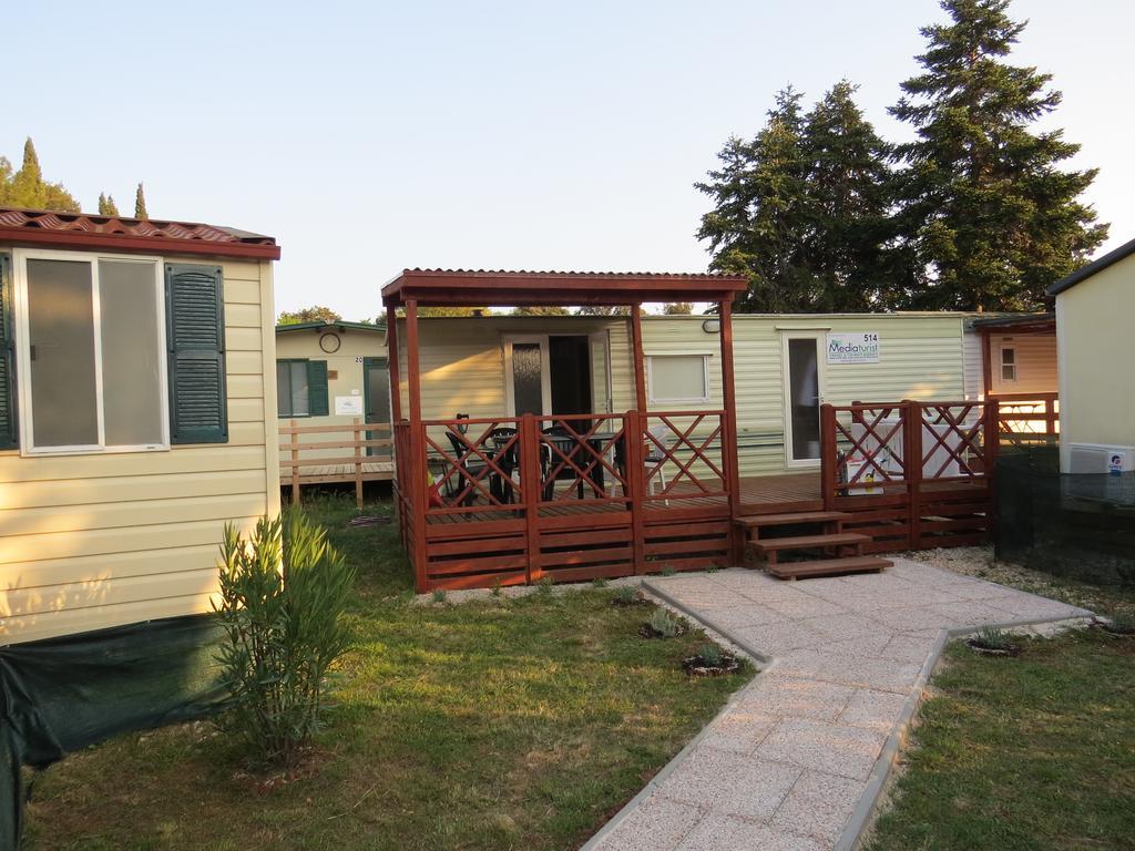 Camping Media Mobile Homes In Brioni Sunny Camping Pula Exterior photo